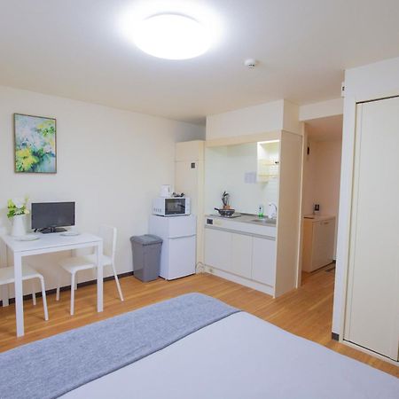 Charming Guesthouse In The Heart Of Okubo 丶steps To Metro And Convenient Travel! Eos11 Токио Экстерьер фото